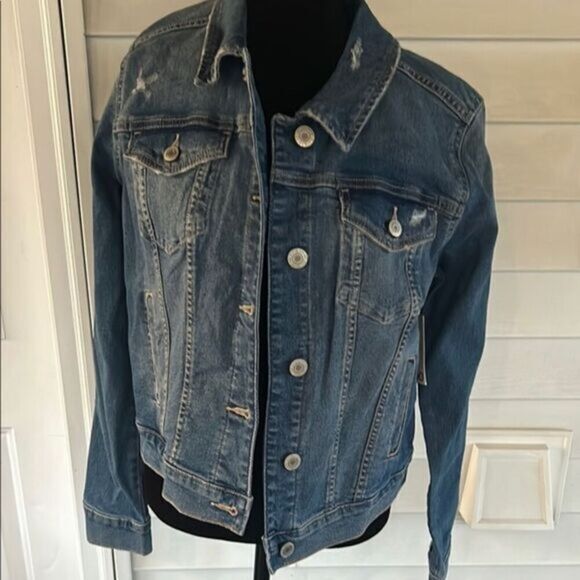 SO Jackets & Blazers - NWT SO Essential Denim Jacket Medium   E